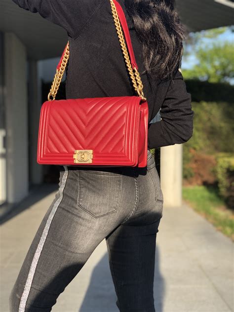 chanel boy bag medium red